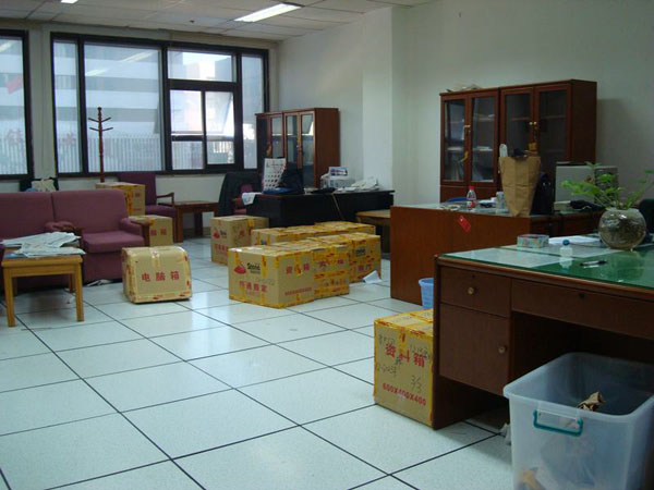 公司搬家現(xiàn)場(chǎng)